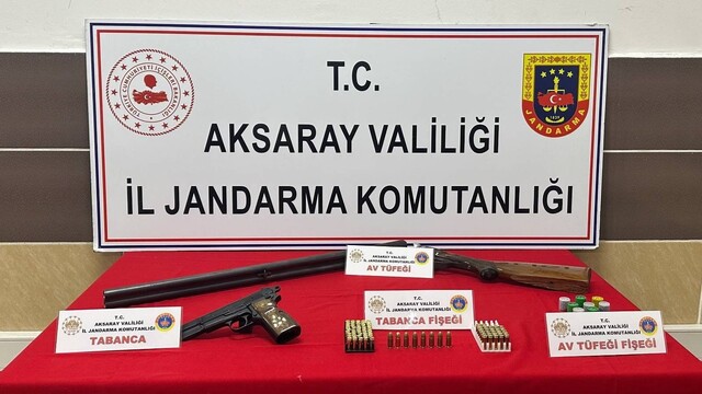 Aksaray'da kaçak silah operasyonu: 5 gözaltı