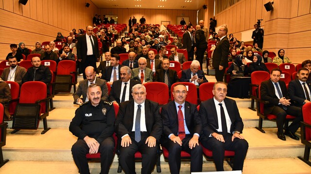 Tekirdağ'da 3. Uluslararası Çağdaş Dini Meseleler Sempozyumu düzenlendi