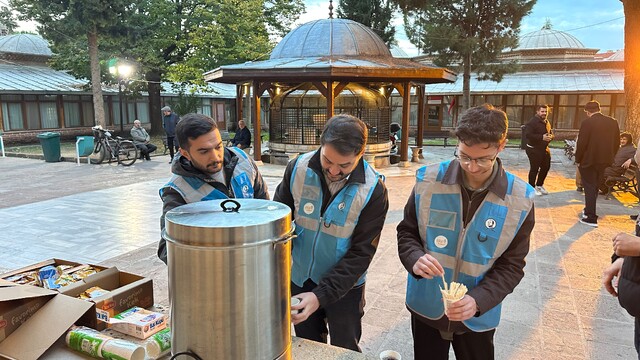 Muradiye Camisi'nde sabah namazı buluşması