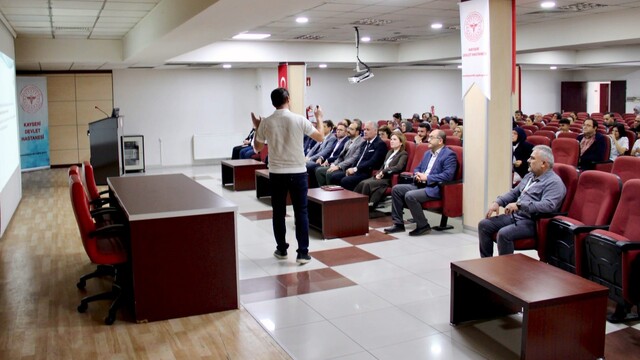 Kayseri Devlet Hastanesi'nde "meme kanseri farkındalık eğitimi" düzenlendi