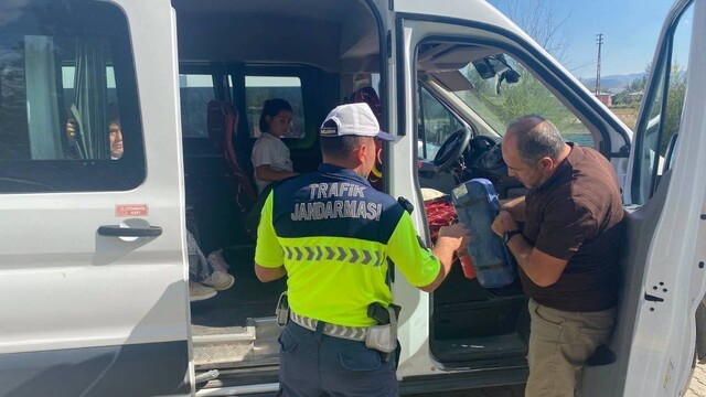Erzincan'da okul çevrelerinde 2 bin 540 kişinin kimlik sorgulaması yapıldı