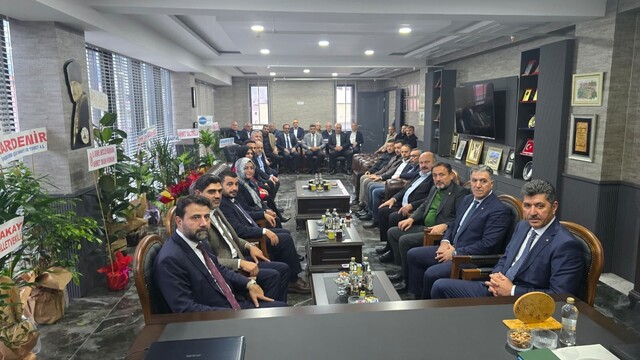 AK Parti heyetinden Karabük TSO'ya "hayırlı olsun" ziyareti