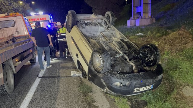 Samsun'da hafif ticari araç 30 metrelik şarampole yuvarlandı: 1 yaralı