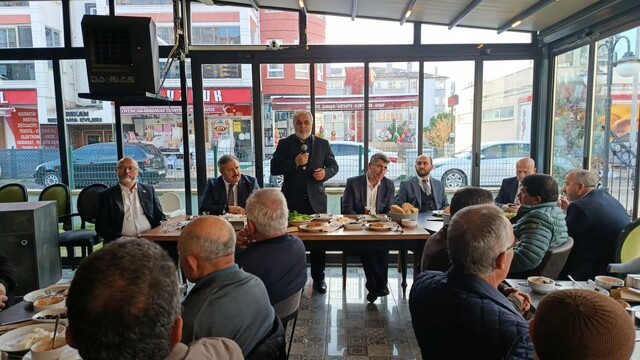 Edirne'de çalışan ve emekli din görevlileri kahvaltıda buluştu