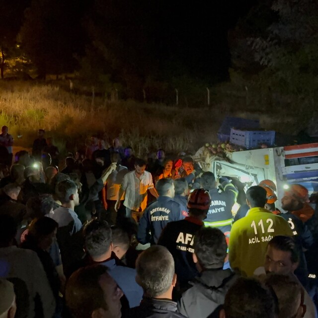 Traktör ile kamyonet çarpıştı; 1 ölü, 1 yaralı