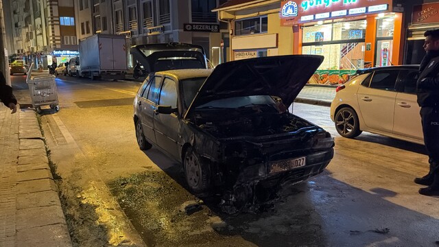 Eskişehir'de seyir halindeki otomobilde yangın çıktı