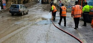 Kemaliye’de sağanak ve dolunun ardından yollar yeniden ulaşıma açıldı