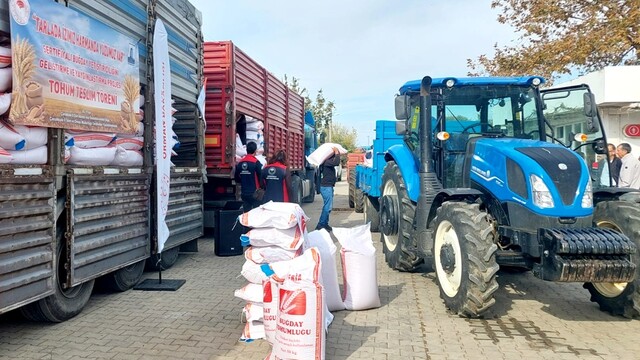 Çanakkale'de üreticiye 61 ton sertifikalı buğday tohumu dağıtıldı