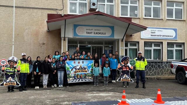 Bayburt'ta 'Trafikte Ben de Varım' projesi köy okulunda başladı