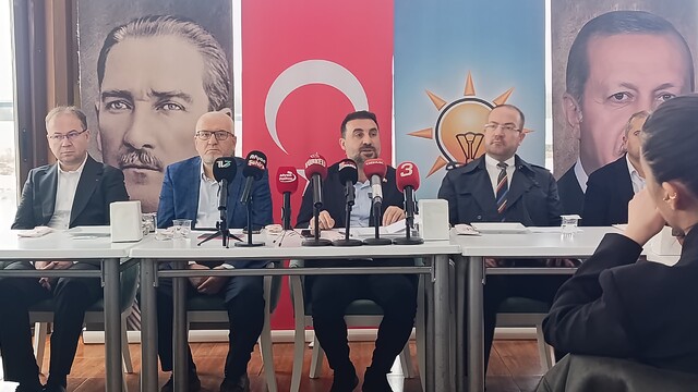 Kavak:"Bizim derdimiz koltuk değil, hizmettir"
