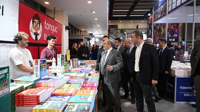 2.Balıkesir Kitap Fuarı kapılarını ziyaretçilere açtı