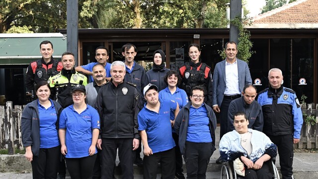 Emniyet Müdürü Ergüder Kusursuz Kafe'de gönüllere dokundu
