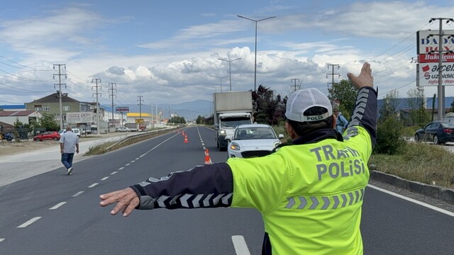 Radara girenler cezadan kaçamadı
204 araç trafikten men edildi 268 sürücüye hızdan cezai işlem uygulandı