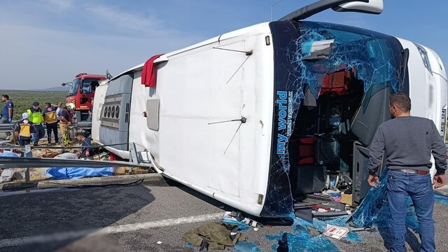 Manisa'daki tur otobüsü kazasında ölü sayısı 12'ye yükseldi