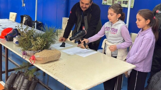 Emet'te Bilim Festivali'nde çocuklara erozyon eğitimi