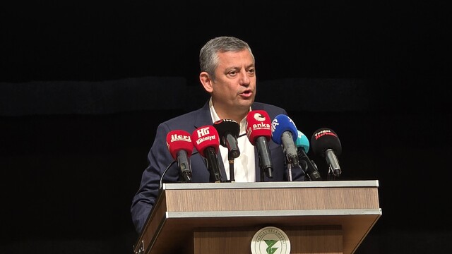 Özgür Özel, Yozgat'ta il başkanlığı toplantısına katıldı
"Milletin işaret ettiği yolda yürüdük"