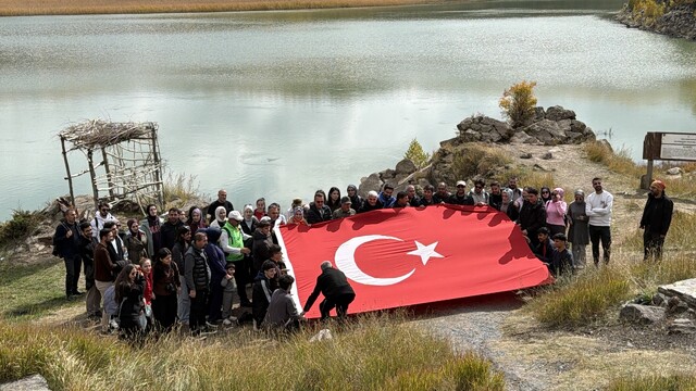 Bitlis Maarif Ailesi Nemrut'ta doğa yürüyüşünde buluştu