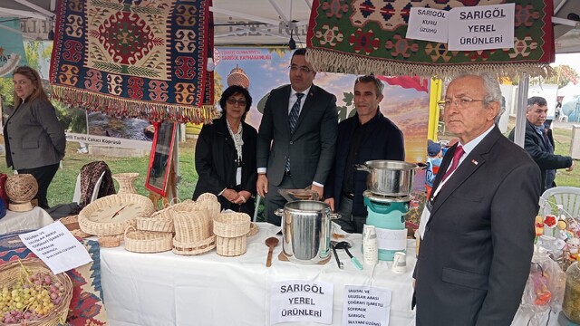 Sarıgöl'ün pekmezi İzmir'de tanıtıldı