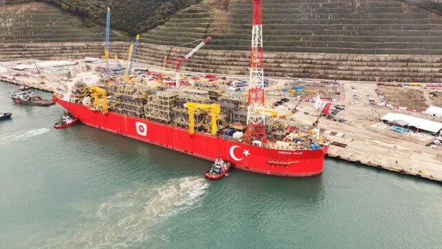 Türkiye'nin enerji gücü Osman Gazi platformu dronla görüntülendi