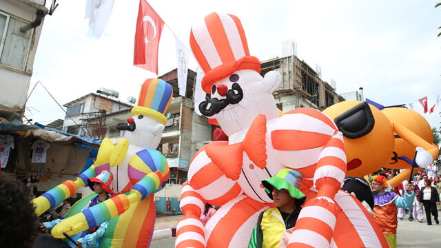 AK Parti Genel Başkan Yardımcısı Yayman, Hatay'da festivalde konuştu: