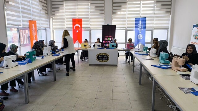 Malatya Büyükşehir Belediyesinden kadınlara yönelik dikiş atölyesi
