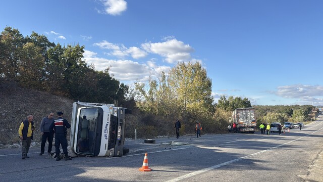Edirne'de tırla kamyonetin çarpıştığı kazada 4 kişi yaralandı