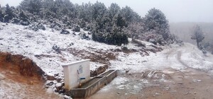 Hisarcık'ın Karbasan köyüne mevsimin ilk karı yağdı