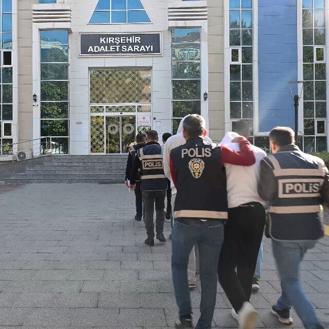 Kasten yaralama ve yağma suçlarından Kırşehir'de 3 tutuklama