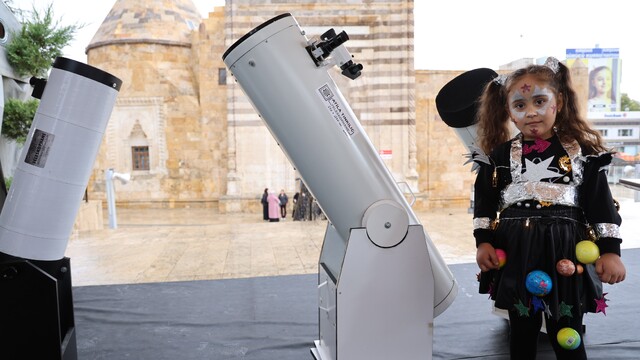 Kırşehir'de Cacabey Medresesi önünde bilim ve astronomi buluşması