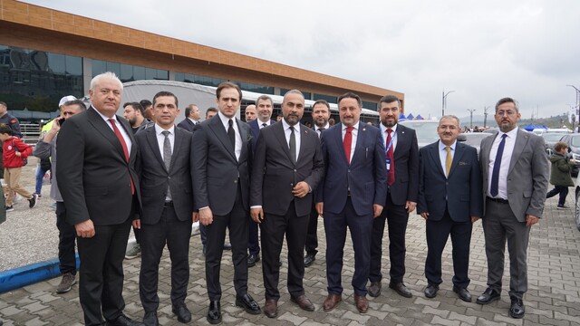 İstanbul Milletvekili Karayel, BARÜ'de Bilimfest etkinlik alanını gezdi