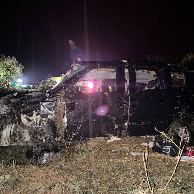 Hafif ticari araç takla atıp şarampole yuvarlandı: 1 ölü, 4 yaralı