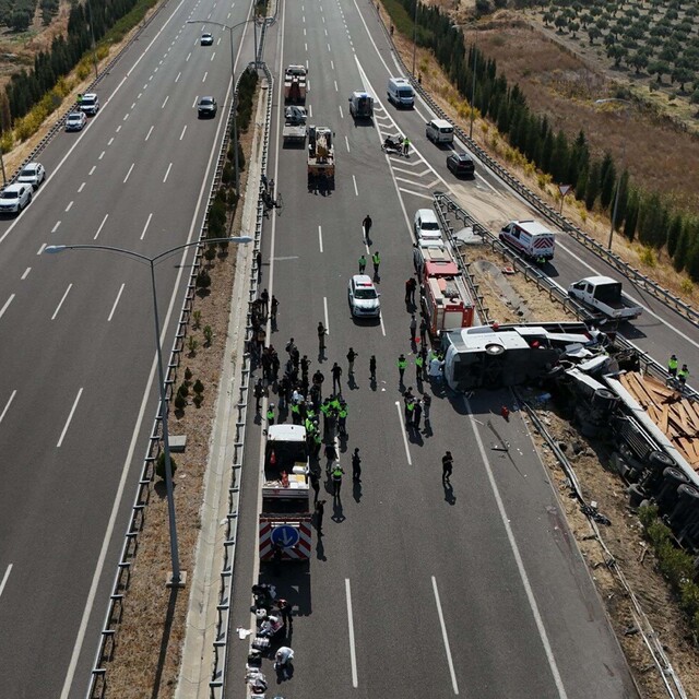 Manisa'daki otobüs kazasında ölü sayısı 12'ye çıktı