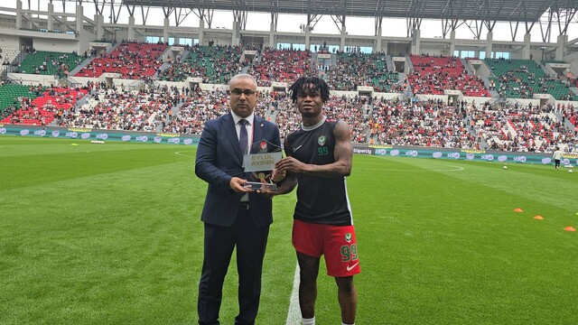 Amed Sportif Faaliyetler'de Gift Orban'a  'ayın golü' ödülü