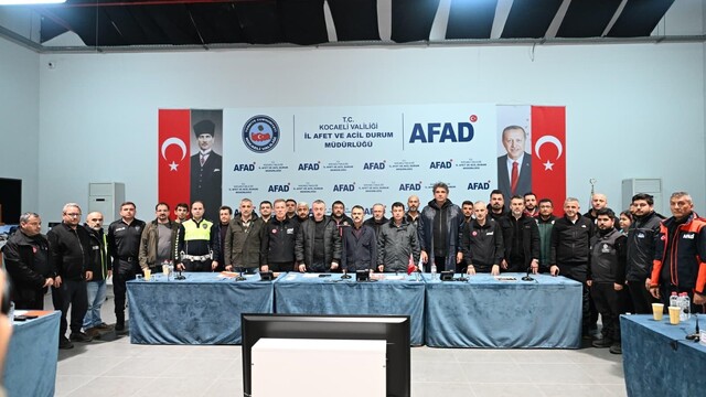 Kocaeli'de sağanak sonrası kriz merkezinde değerlendirme toplantısı