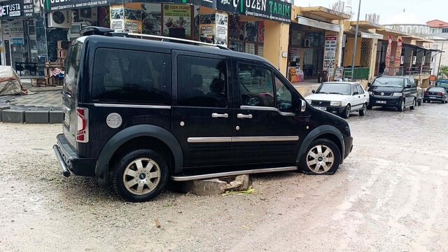 Buldan'da önlemsiz yol çalışması kazaya davetiye çıkarıyor