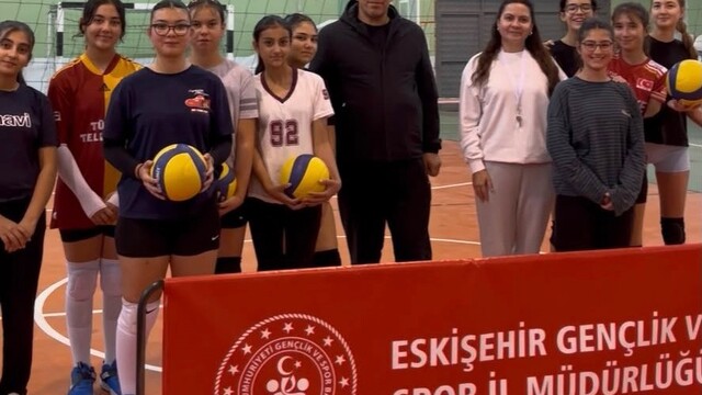 Beylikova'da gençlerin spor kurslarına ilgisi artıyor
Gençlik Merkezi'nin üye sayısı 900'ü aştı