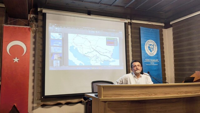 Doç. Dr. Hakan Değirmenci, Balkanlar ve Orta Avrupa yolculuğunu anlattı
Ailesiyle 3 yaz boyunca otomobille 15 bin kilometre yol katetti
Doç. Dr. Hakan Değirmenci:
"Tuna yalnızca bir nehir değil, tarihin hafızasını taşıyan bir tanık"