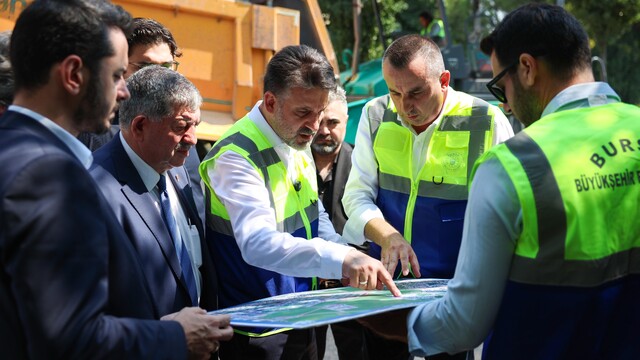 Adnan Kurtuluş'tan Deniz Baykal'a Panayır tepkisi
AK Parti Osmangazi İlçe Başkanı Adnan Kurtuluş:
"Biz icraat ehliyiz, lafın değil işin peşindeyiz"