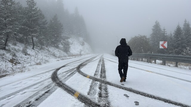 Ilgaz Dağı kar yağışıyla beyaza büründü