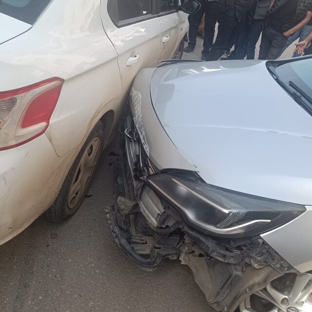 Kurtalan'da trafik kazasında araçlarda maddi hasar meydana geldi