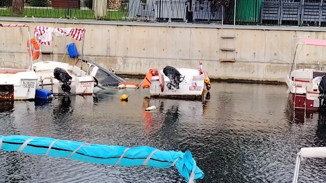 Kocaeli'de fırtına balıkçı teknelerinde hasara yol açtı
Fırtına sonrası balıkçılar denize açılmakta temkinli