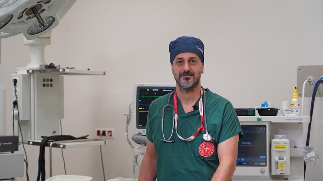 Ameliyatların gizli kahramanları
Uzm. Dr. Anestezi Uzmanı Serkan Yücepur:
"Günümüzde anestezi, gelişmiş ilaçlar, cihazlar ve eğitimli ekipler sayesinde güvenle uygulanmaktadır"