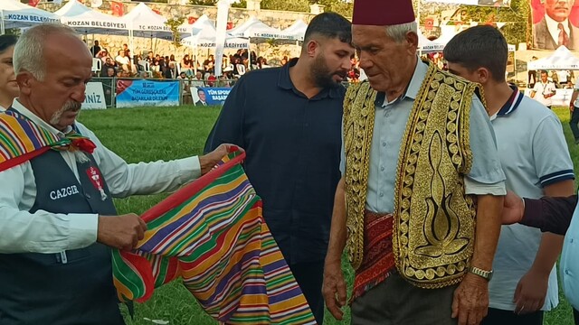 Adana'da 10. İsmet Atlı Karakucak Güreşleri düzenlendi