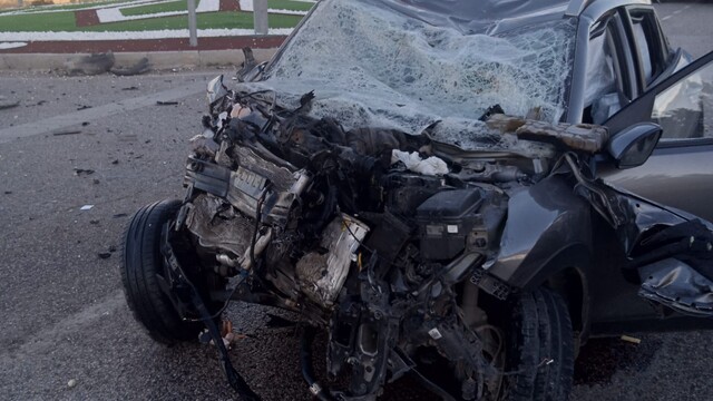 Malatya'da minibüs ile otomobil çarpıştı: 1'i ağır 3 yaralı