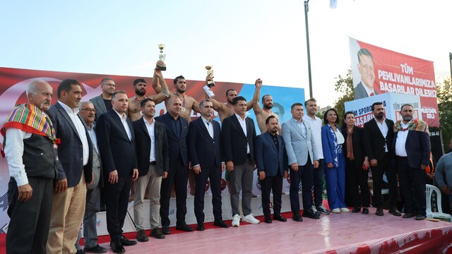 Kozan'da başpehlivan Efe Anıl Al oldu
İsmet Atlı Karakucak güreşlerinde başpehlivan Efe Anıl Al oldu