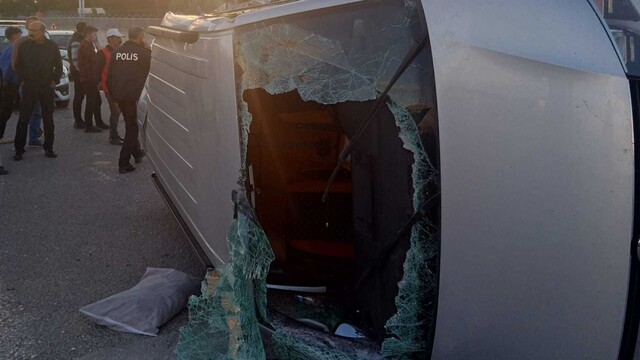Malatya'da otomobil ile minibüs çarpıştı; 1'i ağır 3 yaralı
