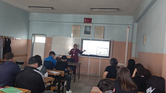 Öğrenciler diyabet ve obeziteye karşı bilgilendirildi
