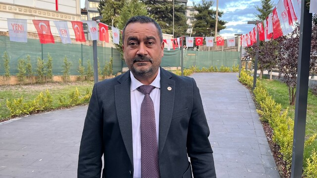 Yeni Parti'de Erdal Demir sandıktan zaferle çıktı