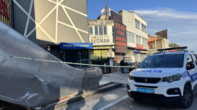 Bursa'da bir iş yeri kurşunlandı