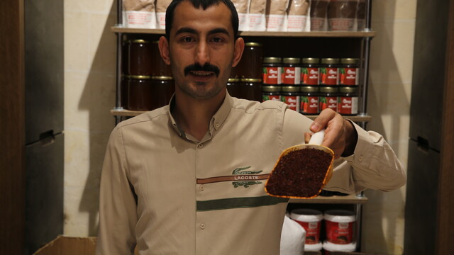 Yaklaşık 200 yıllık dükkanda beş kuşaktır ticaret yapıyorlar